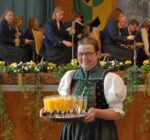 Das Akkordeonorchester Tennenbronn bewirtete die Gäste Foto: him