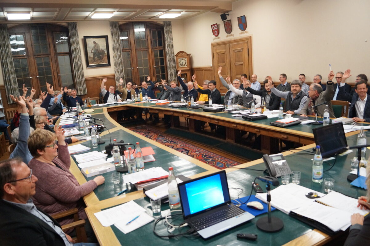 Einstimmig: Der Gemeinderat von Schramberg verabschiedet den Haushalt 2020. Foto: Witkowski