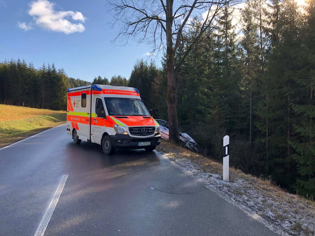 Unfall auf der Kreisstraße zwischen Horgen und Flözlingen. Foto: Sven Maurer