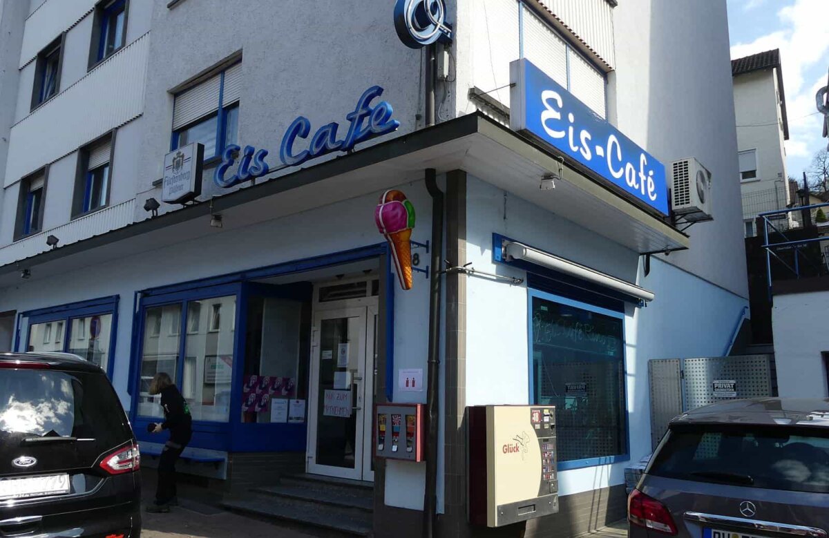 Am 18. März durfte das Rino noch Eis direkt über die Theke verkaufen, dann nur noch per Lieferservice - und seit Freitag überhaupt nicht mehr. Und ab heute Mittag wieder. Foto: him