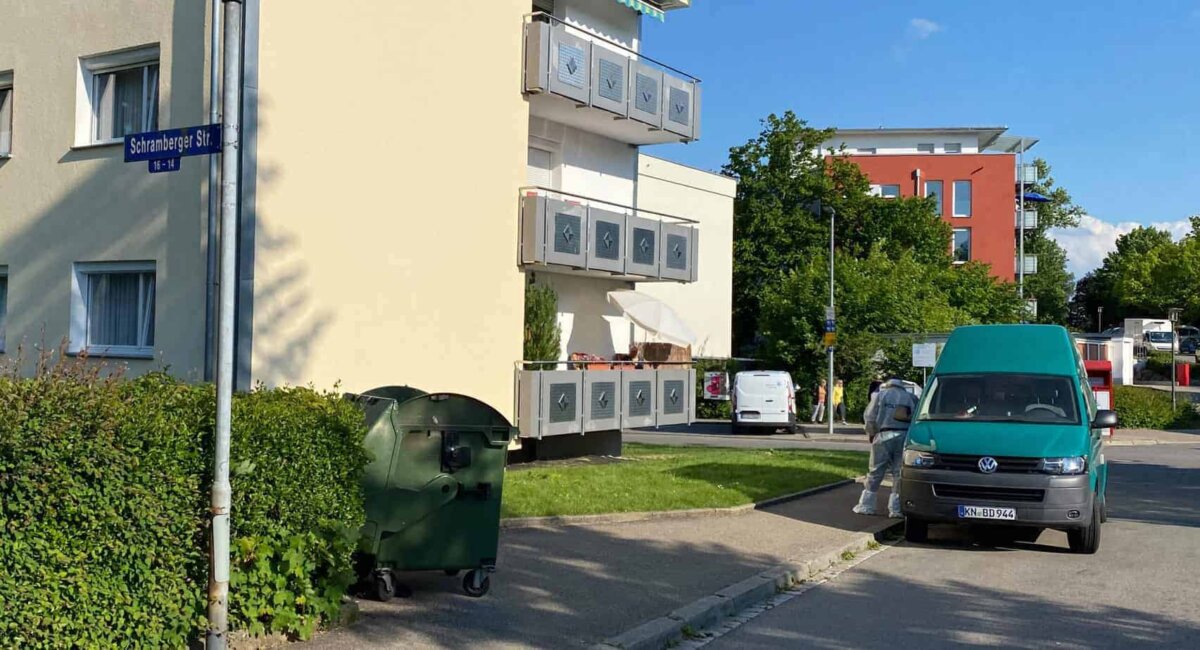 Ermittler der Polizei am Tatort. Foto: gg