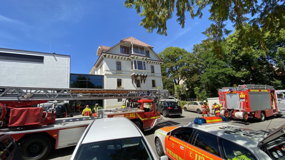 Einsatz bei der "Villa". Foto: gg