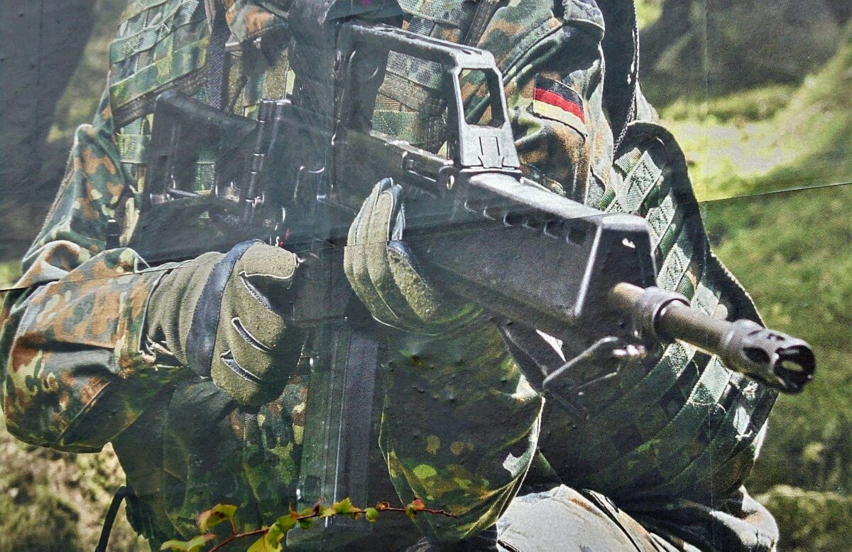 Nachfolger gesucht: Das G 36 auf einem Werbeplakat der Bundeswehr.