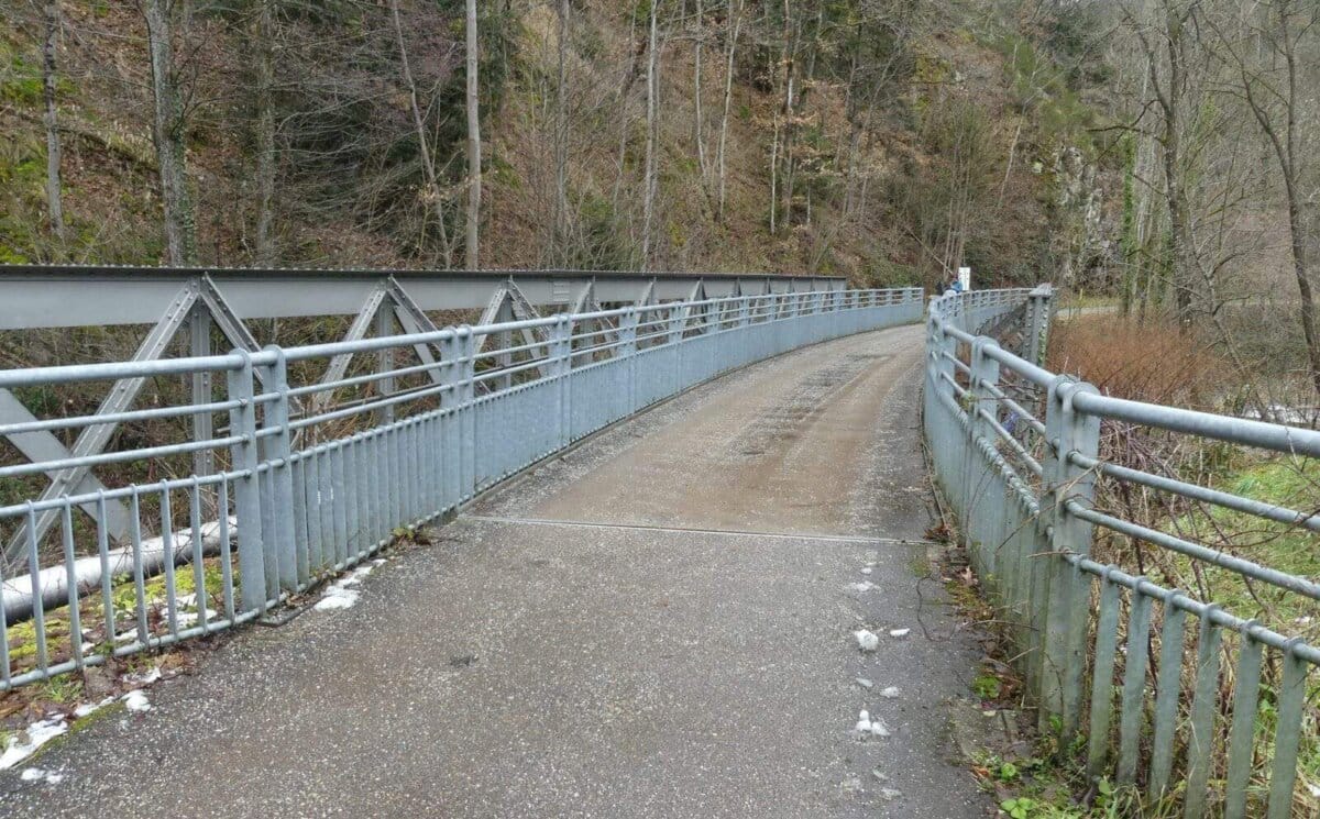 Eine Brücke für Rad und Bahn? Foto: him