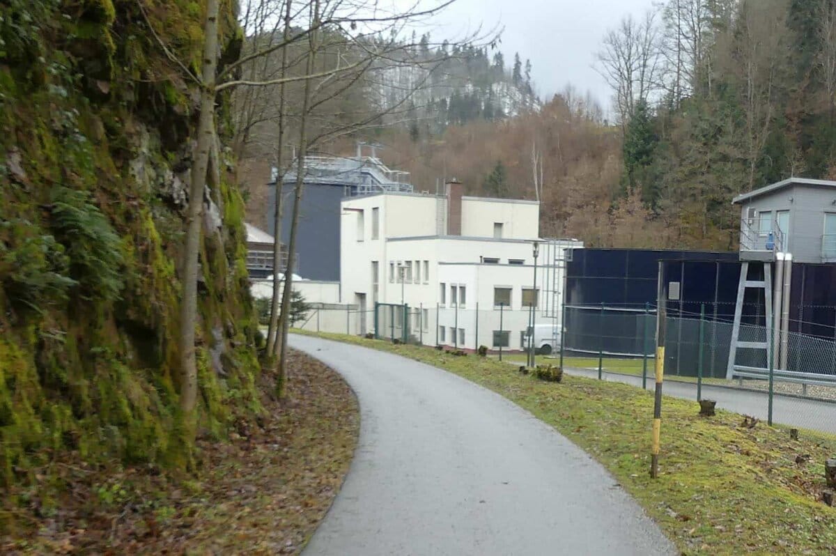 An der Kläranlage ist es eng. Foto: him