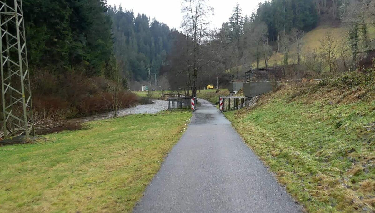 Auch an der Alten Mühle und danach gibt es Engstellen.