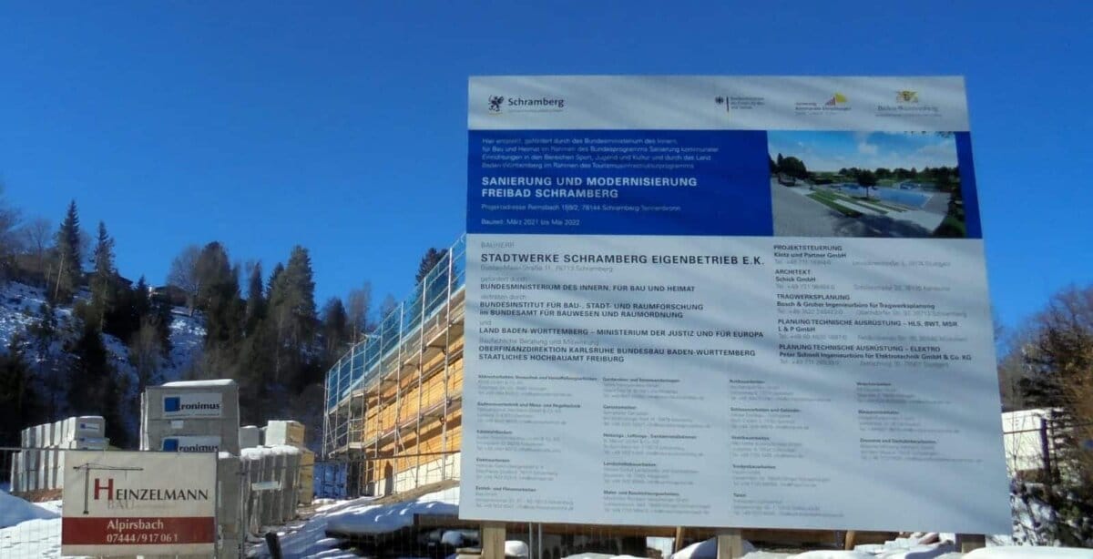Auch über den Winter haben die Bauleute am Schwimmbad in Tennenbronn weiter gearbeitet. Archiv-Foto: him