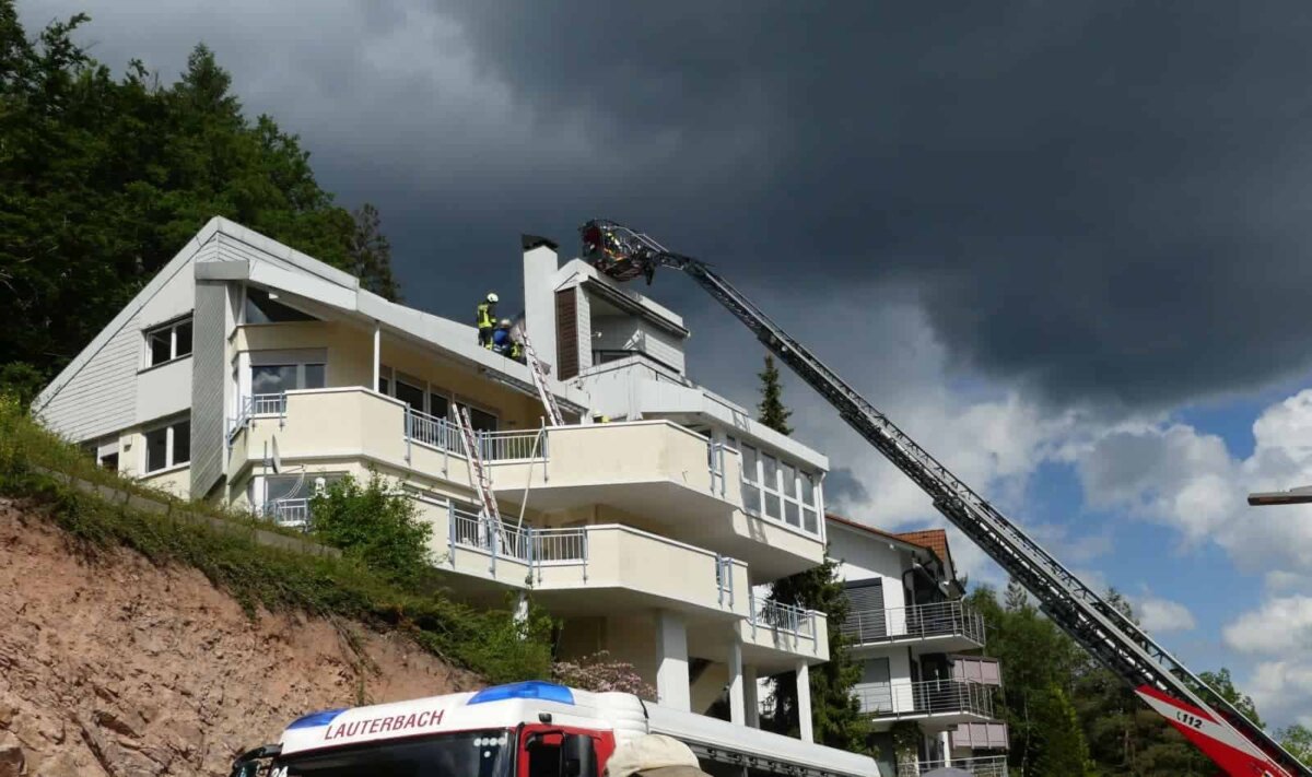 Brandbekämpfung in  großer Höhe.