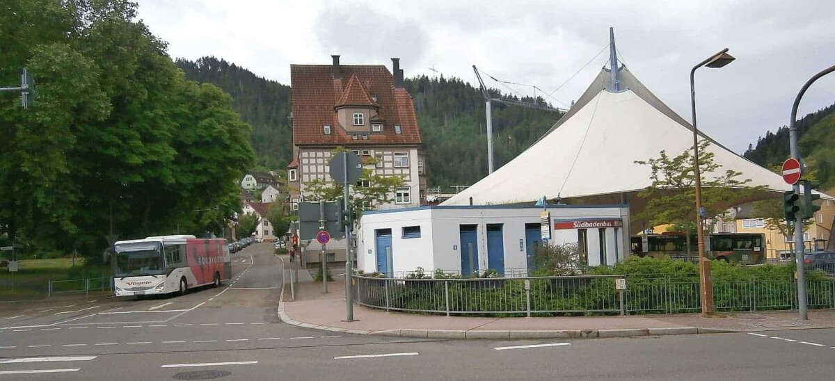 Zusätzliche Busse an den Wochenenden sollen vom Busbahnhof auf den Sulgen fahren. Foto: him