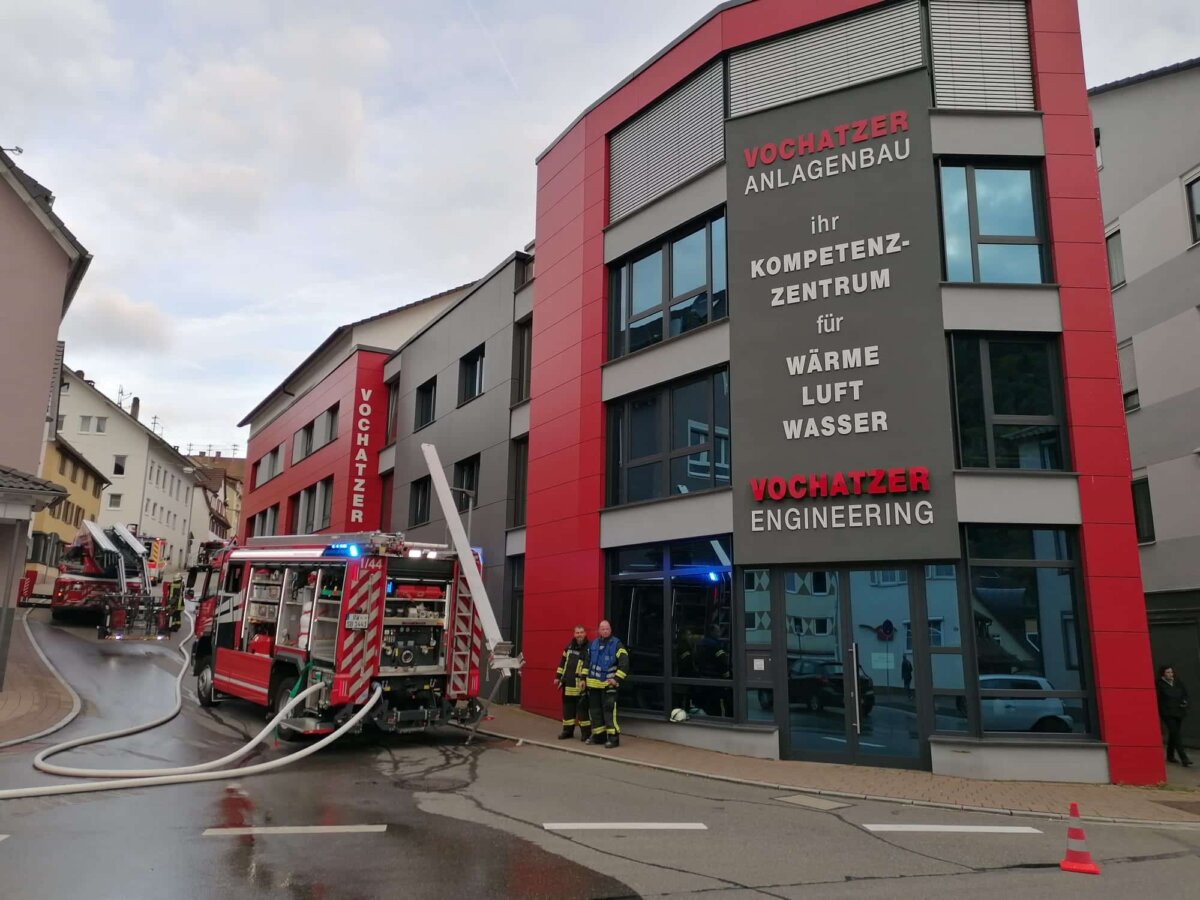 Ein Brand in einem Wohn- und Geschäftshaus an der Steige sorgte für lange Staus in der Schramberger Innenstadt. Foto: bvz