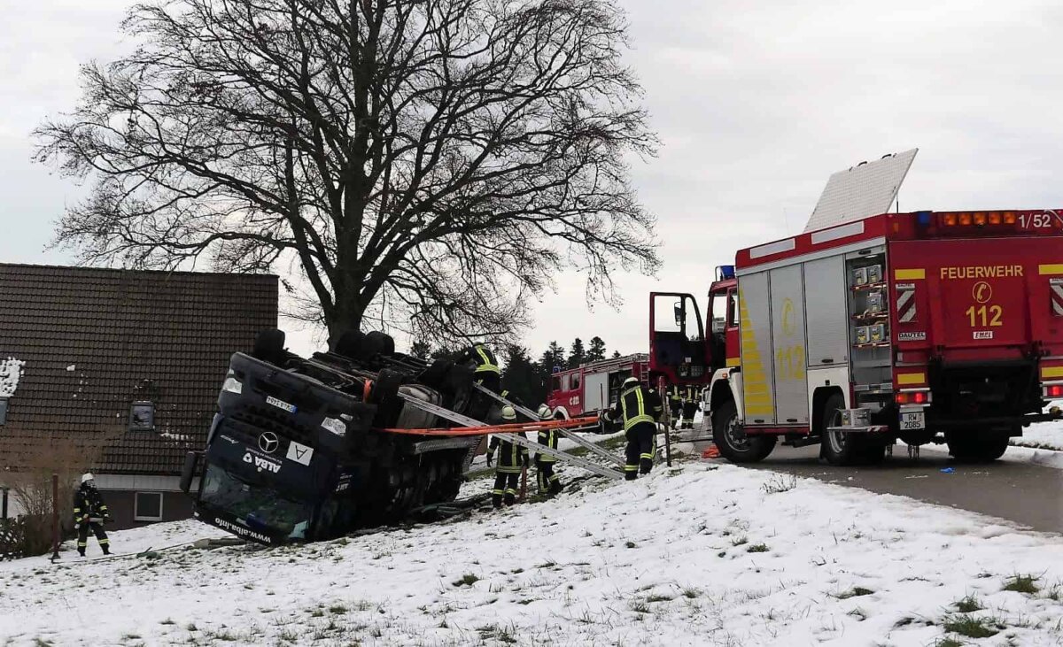 Spektakulärer Unfall beim Hof Heiligenmatte bei  Lauterbach. Foto: him