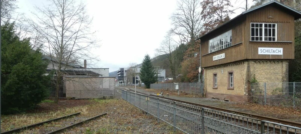 Die alte Bahnstrecke bleibt abgehängt. Archiv-Foto: him
