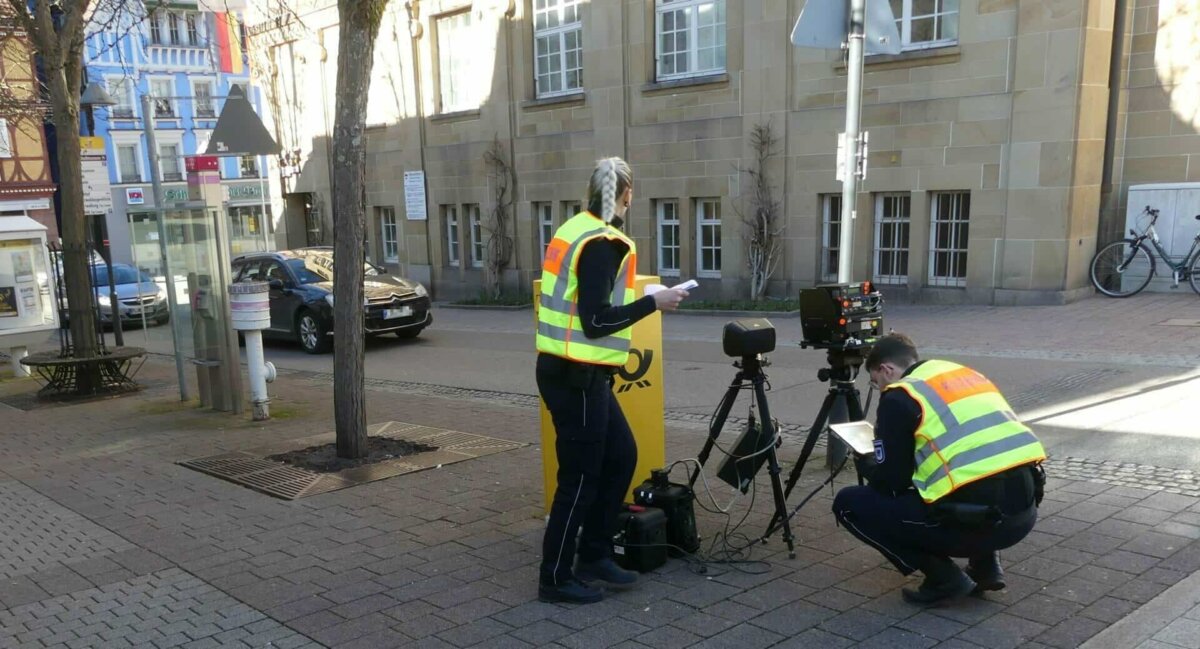 Tempomessung beim Rathaus. Foto: him