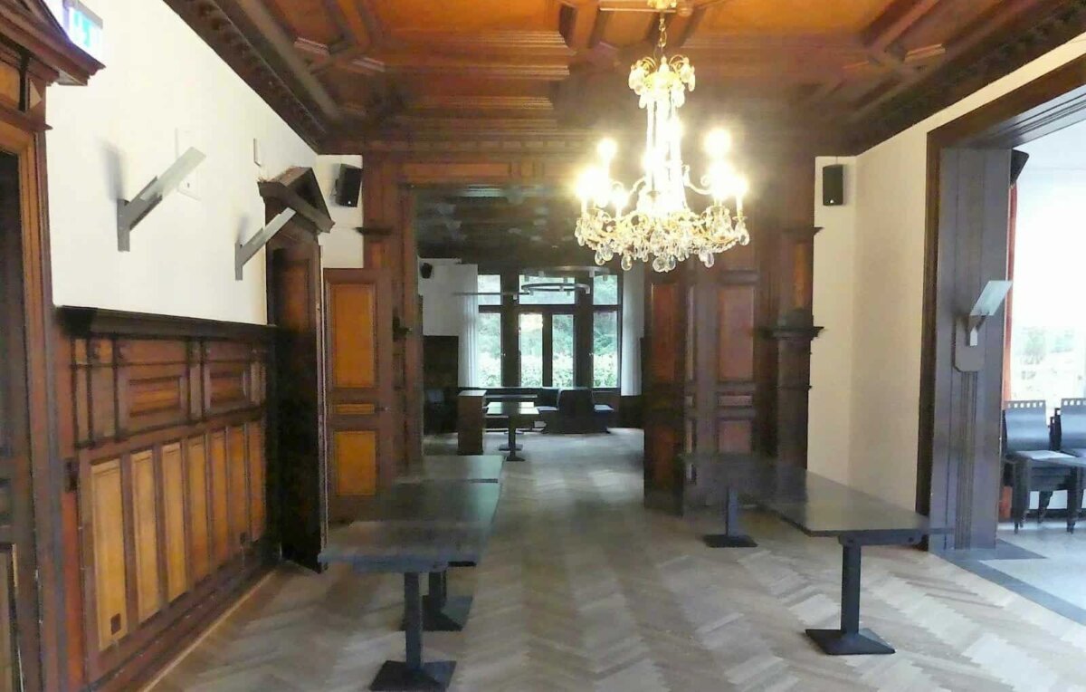 Leergeräumt: Der große Gastraum in der Villa Junghans. Foto: him