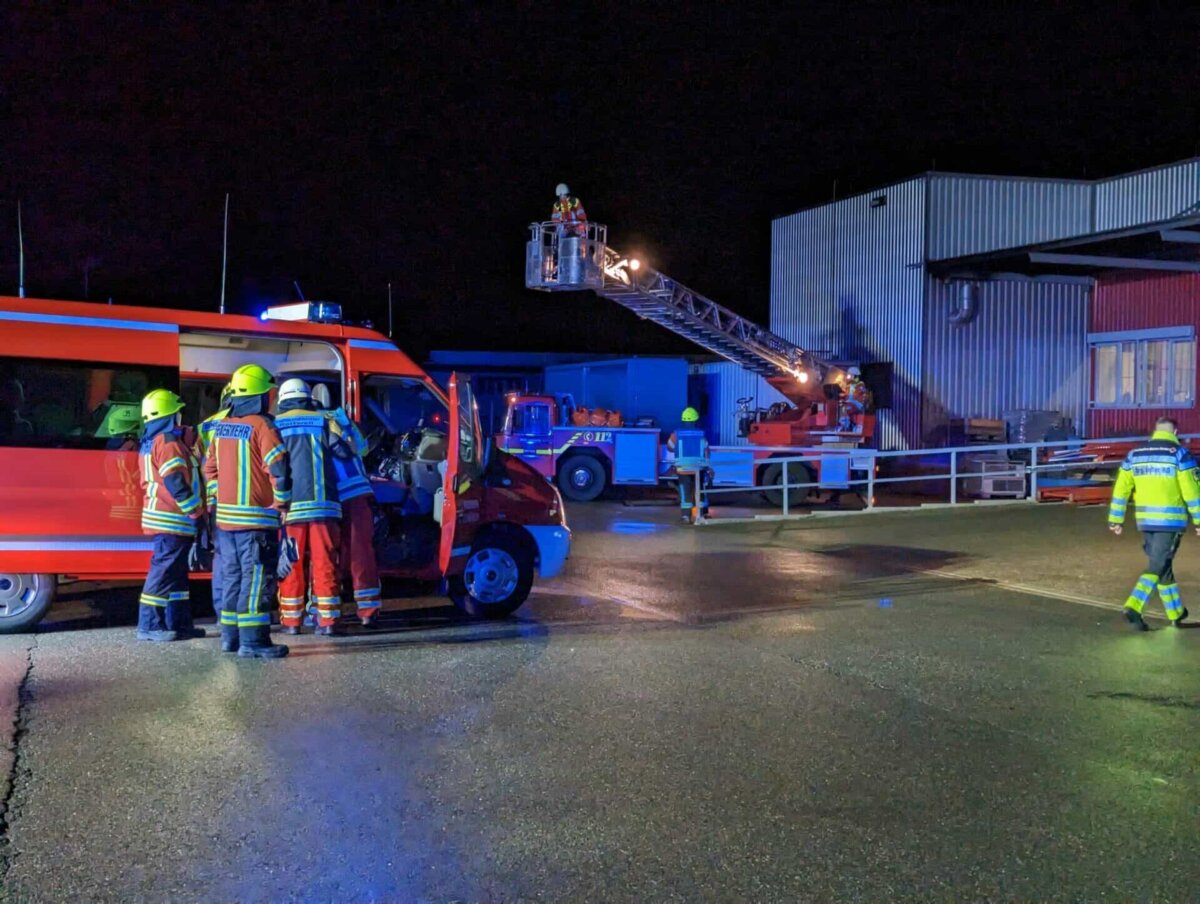 Einsatzarbeiten in Dunningen. Foto: fw, Ralf Hemminger