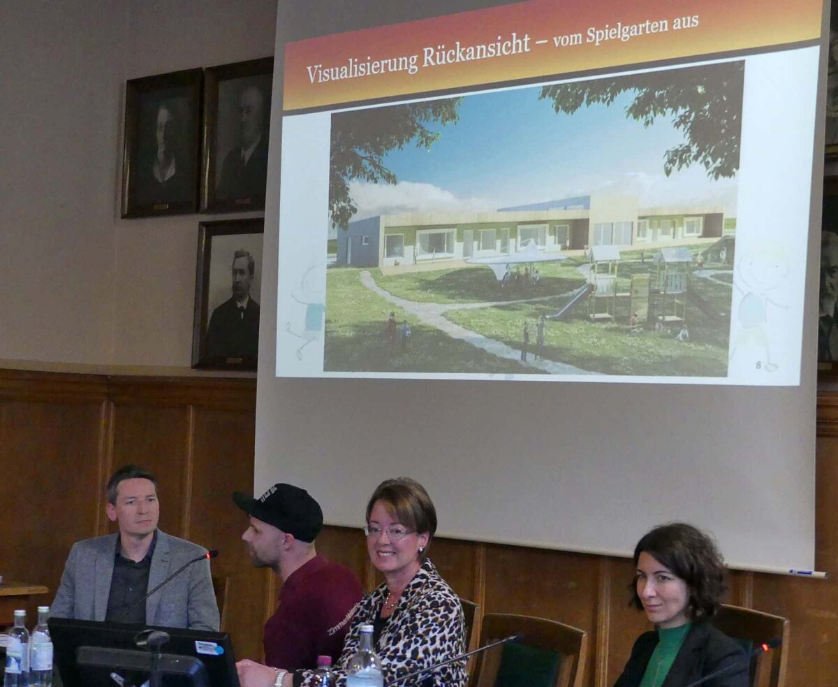 Steffen Engeser,Gabriel Klein, Karin Eichenlaub und OB Dorothee Eisenlohr bei der Vorstellung des W-Ki. Foto: him