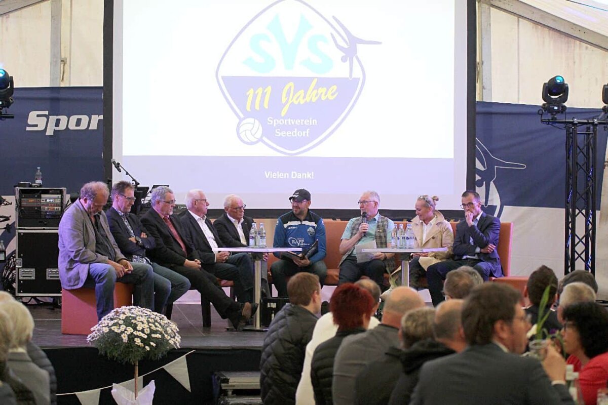 GK8F3934a_Talkrunde-von-links-Eberhard-Blank-Marcus-Lachenwitzer-Rainer-Pfaller-Gerhard-Winkler-Robert-Nuebel-Christian-Holzer-Kar-Heinz-Werner-Kerstin-Kuehn-und-Stefan-Schneider