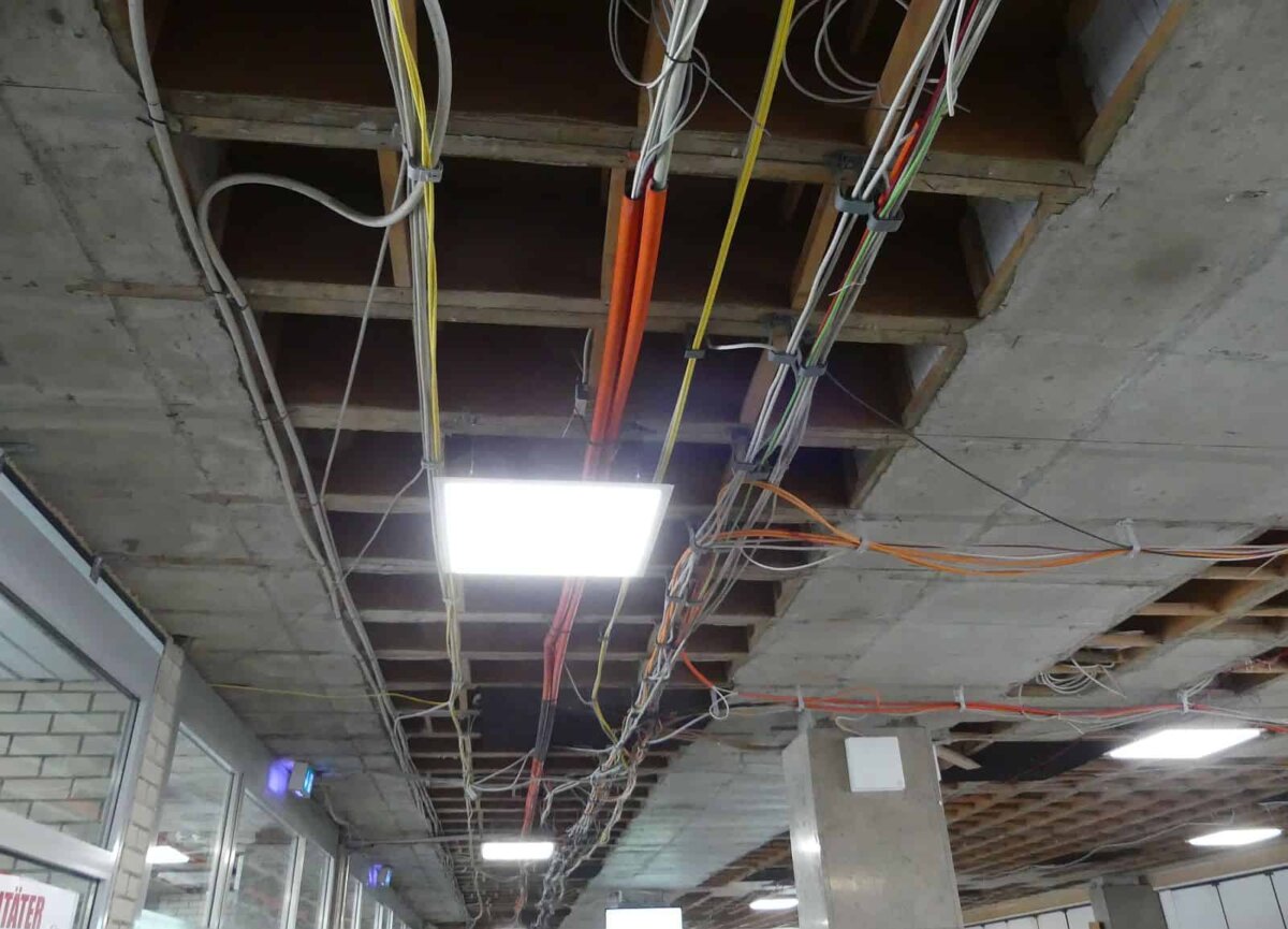 Sanierungsfall Schramberger Gymnasium im Frühjahr 2023. Foto: him