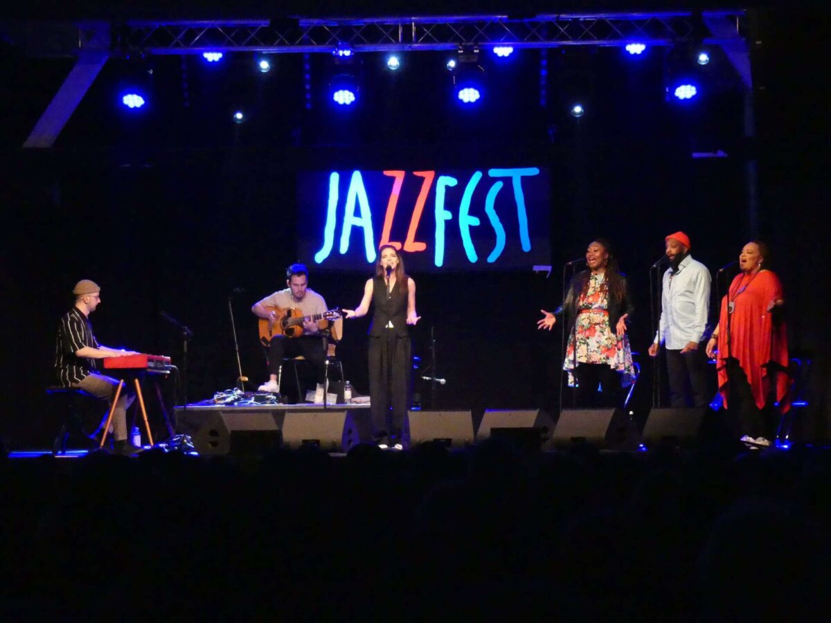 Yvonne Catterfeld und Band beim Jazzfest in Rottweil. Foto: Elke Reichenbach