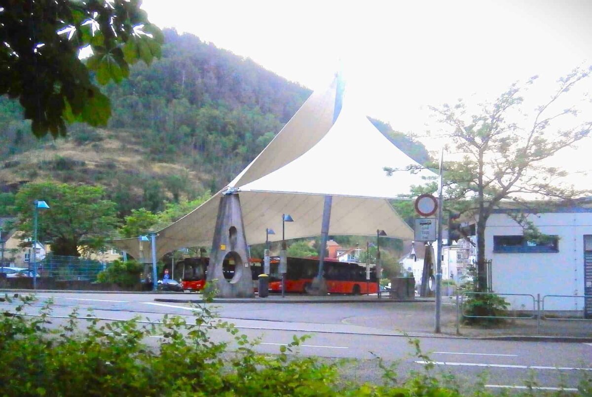 Unbekannte Einbrecher sind  in das Büro am ZOB in Schramberg eingebrochen. Archiv- Foto: him