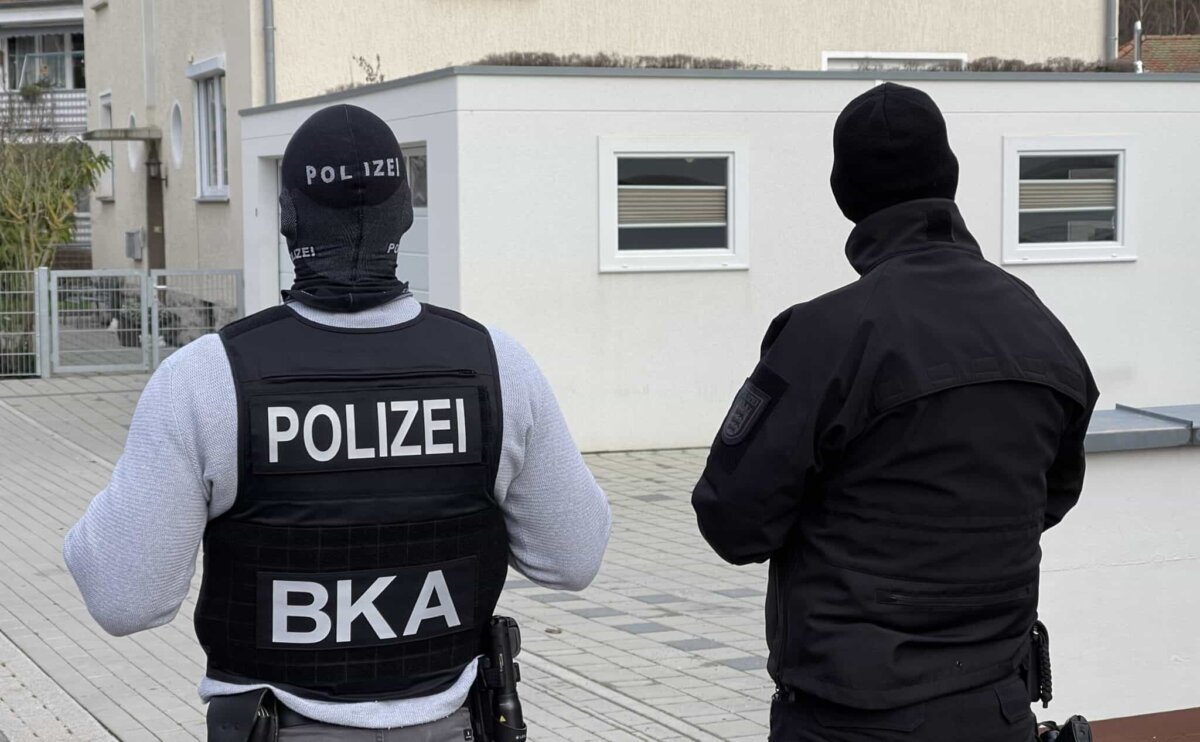 Polizeibeamte des Bundeskriminalamtes in Sulz. Archivbild: gg