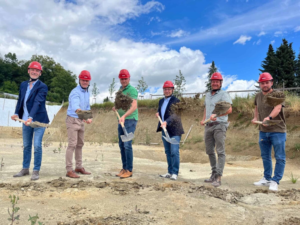 Beim Spatenstich (von links): Matthias Both (blocher partners), Joachim Marquardt (Geschäftsführer Marquardt Immobilien), Friedemann Waidelich (Köhler Bauunternehmung), Dr. Christian Ruf (Oberbürgermeister Rottweil), Matthias Marquardt (Technischer Leiter Marquardt Immobilien), Marco Brenner (Köhler Bauunternehmung). Foto: pm