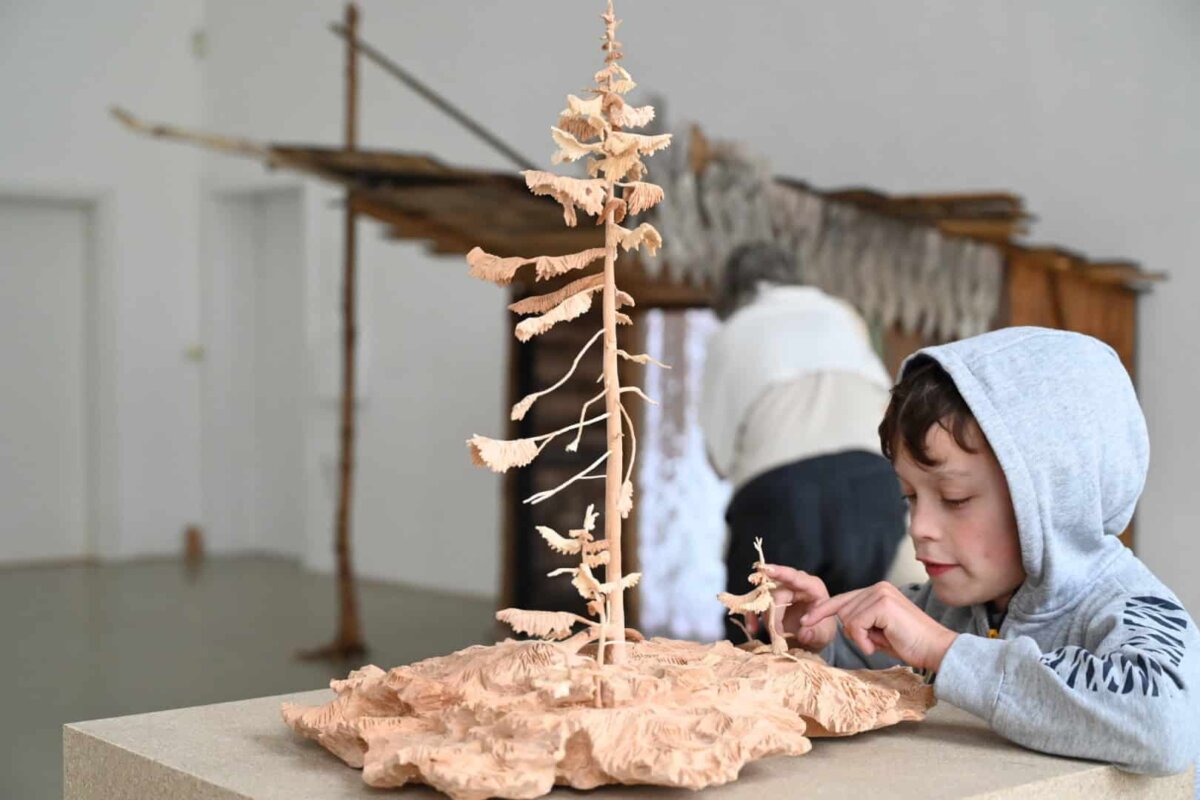 Krumm - im Kleinformat: Blick in die auslaufende Ausstellung am Friedrichsplatz. Foto: al
