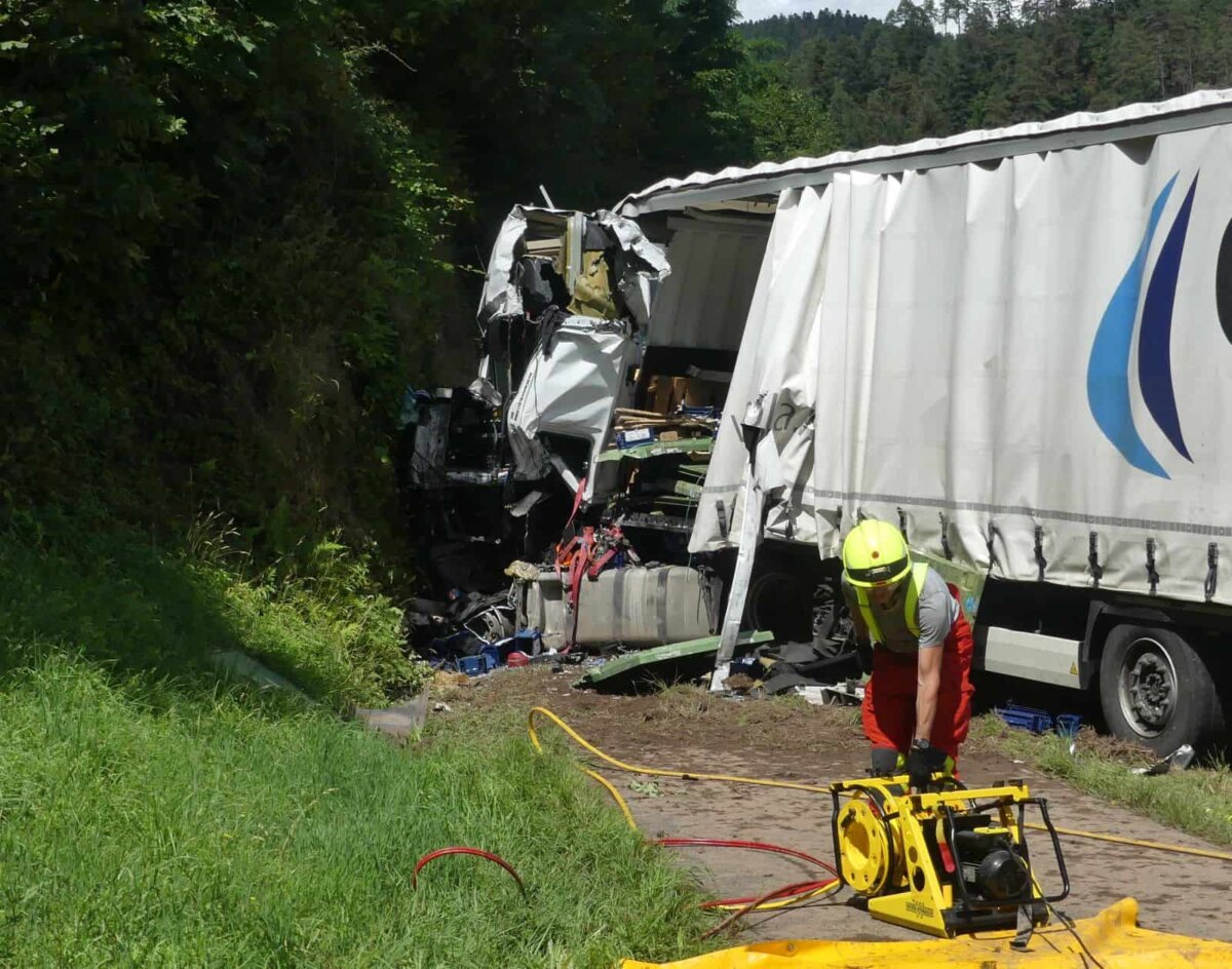 Unfall LKW Schiltach dk 010823 (12)