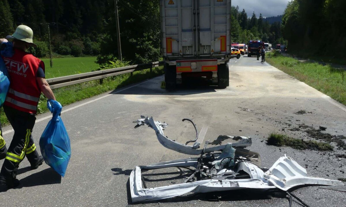 Unfall LKW Schiltach dk 010823 (31)