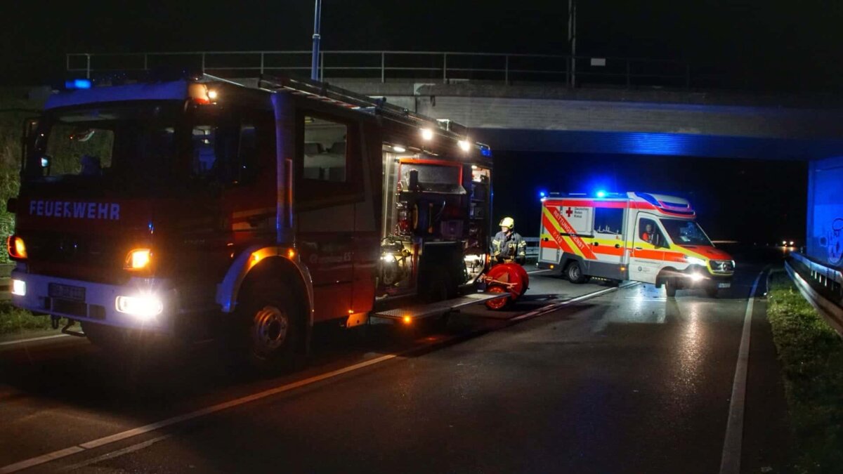 Unfall bei Deißlingen - die Bundesstraße war während der Rettungsarbeiten gesperrt. Foto: Blaulichtreport Rottweil