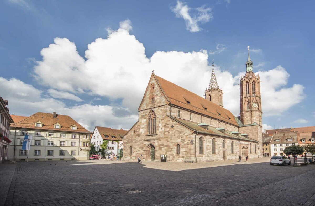 Schick, aber nicht die Krönung der städtebaulichen Schöpfung, außerdem mit Schwenningen geschlagen: die Stadt Villingen. Stockfoto / Mattomedia