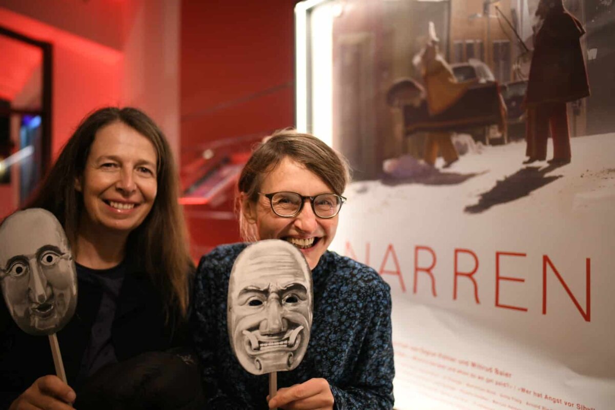 Haben als das „Filmteam mit dem Puschel“ dreimal die Fasnet beobachtet - und werden nun  ausgezeichnet: Sigrun Köhler (li.) und Wiltrud Baier. Archivfoto: al