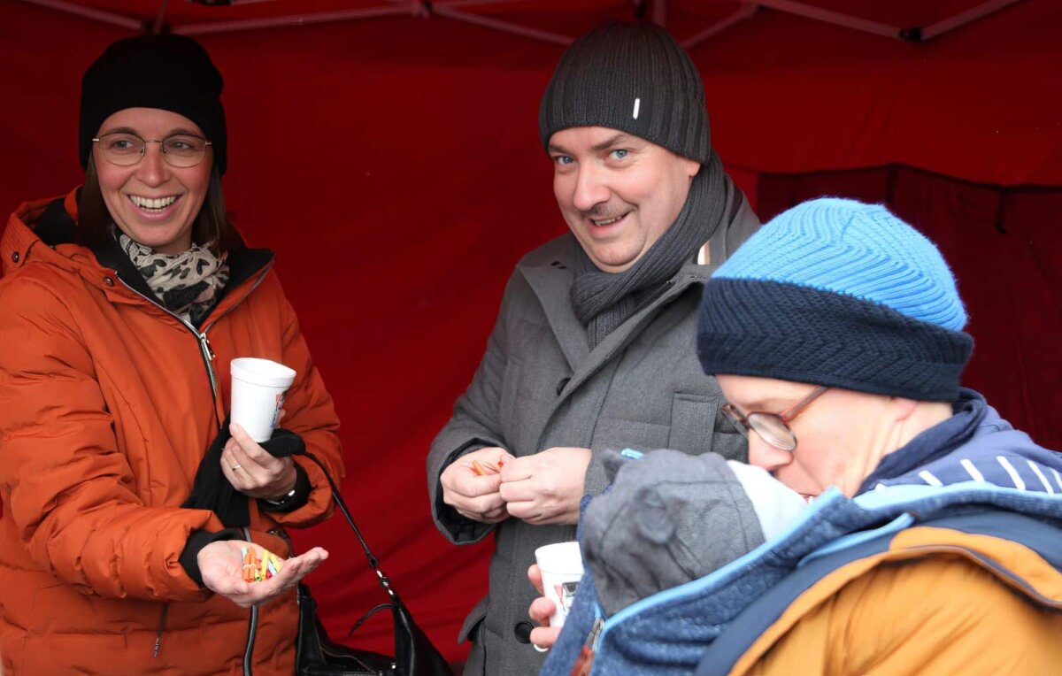 Auf dem Dunninger Weihnachtsmarkt: Bürgermeister Schumacher. Archivbild: Fritz Rudolf