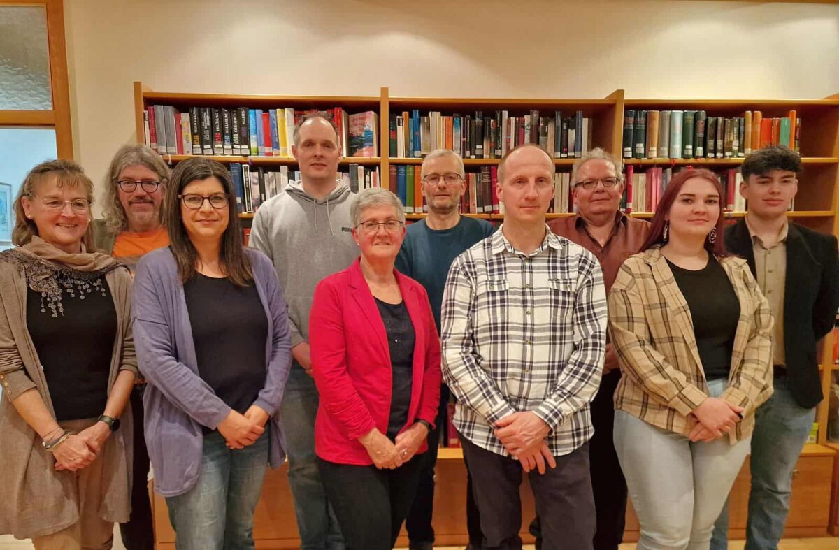 Die Bewerberinnen und Bewerber  (von links): Dorothea Hübner, Horst Biegert, Andrea Hauser, Manuel Mayer, Inge Wolber-Berthold, Ulrich Kohler, Marco Hils, Michael Müller, Melissa Burkhard, Yann Biegert.
Es fehlen: Daniel Sauter, Martina Carvelli, Bedirhan Akkirici und Sonja Braun.Foto: Witkowski