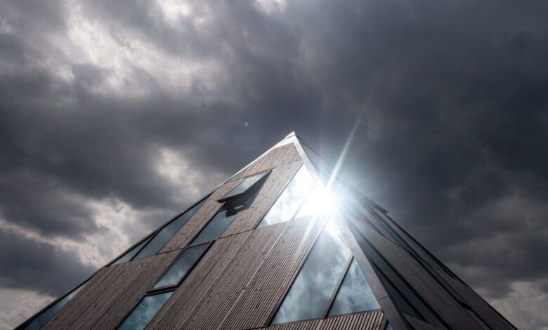 keh pyramide außenansicht bewölkt©martin mannweiler