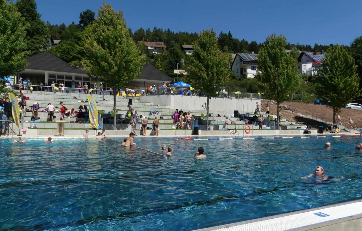 freibaderöffnung badschnass tennenbronn dk 220722 (54)