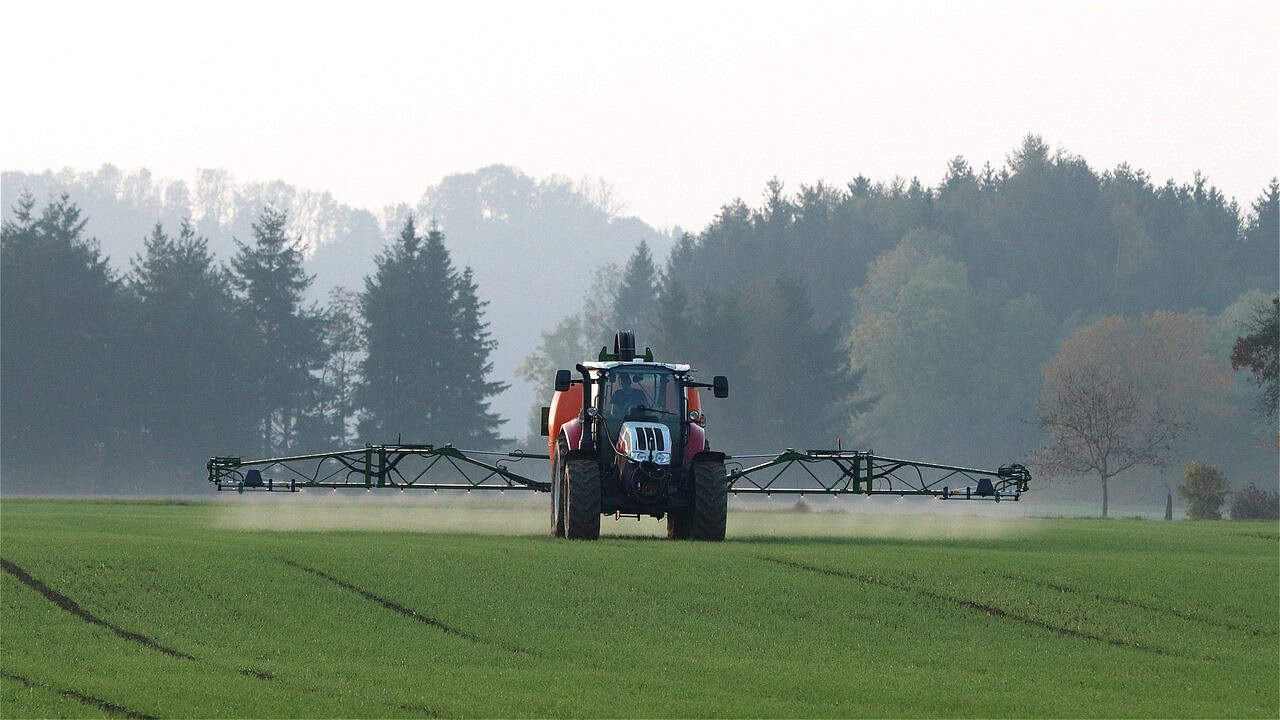 tractor 4575105 1280