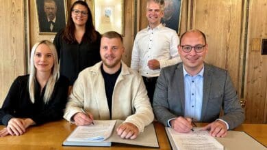 vertragsunterzeichnung modehaus hoffmeyer