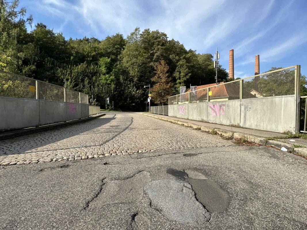 bild 3 brücke neckartal schlaglöcher