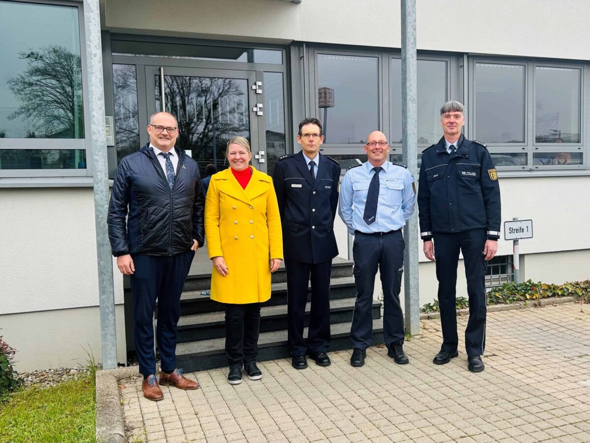 Unser Bild zeigt (von links): Stefan Teufel, Carmen Merz, Frank Melchien, Christoph Steilner und Steffen Spath. Foto: pm