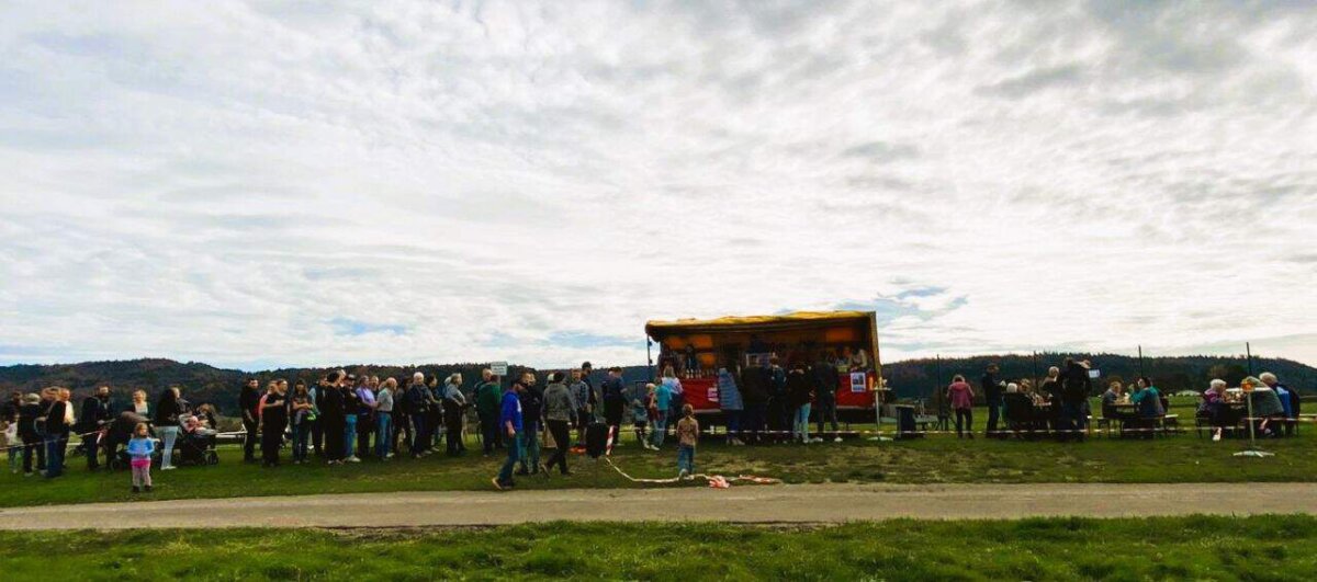 Gut besucht waren die vier kulinarischen Stationen in Göllsdorf. Foto: Kohler