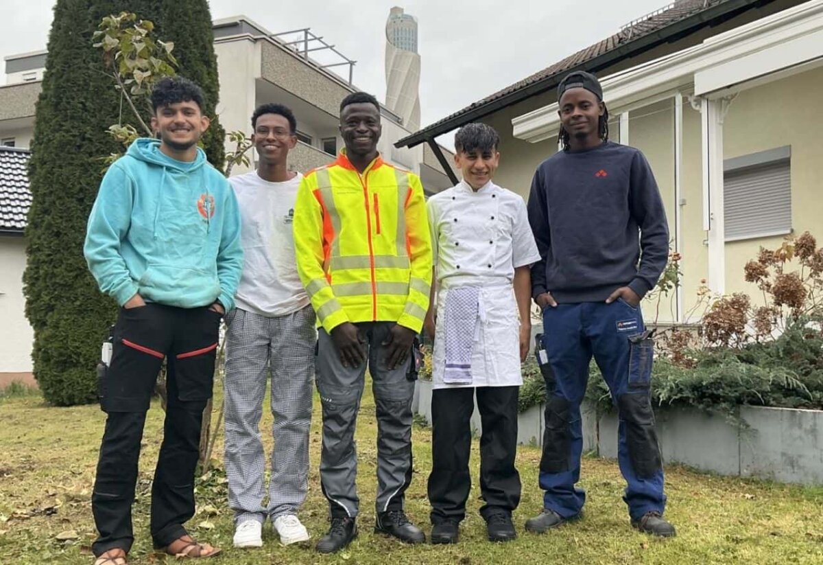 Von links:  Rofiullah, Mahamed-Abaadir, Alidou, Mohammad und Amadou. Foto: pm