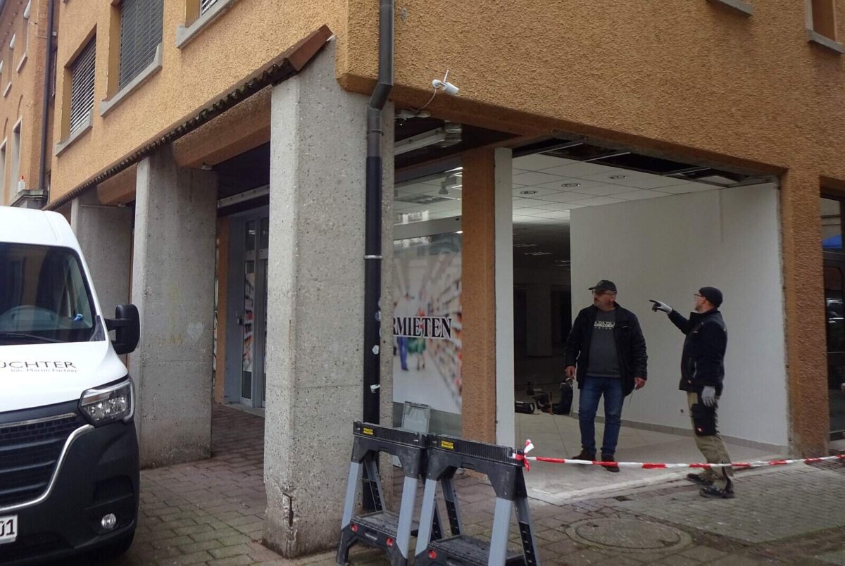 Umbauarbeiten hben schon begonnen. Aus Tengelmann wurde Rossmann wird Woolworth. Foto: rem