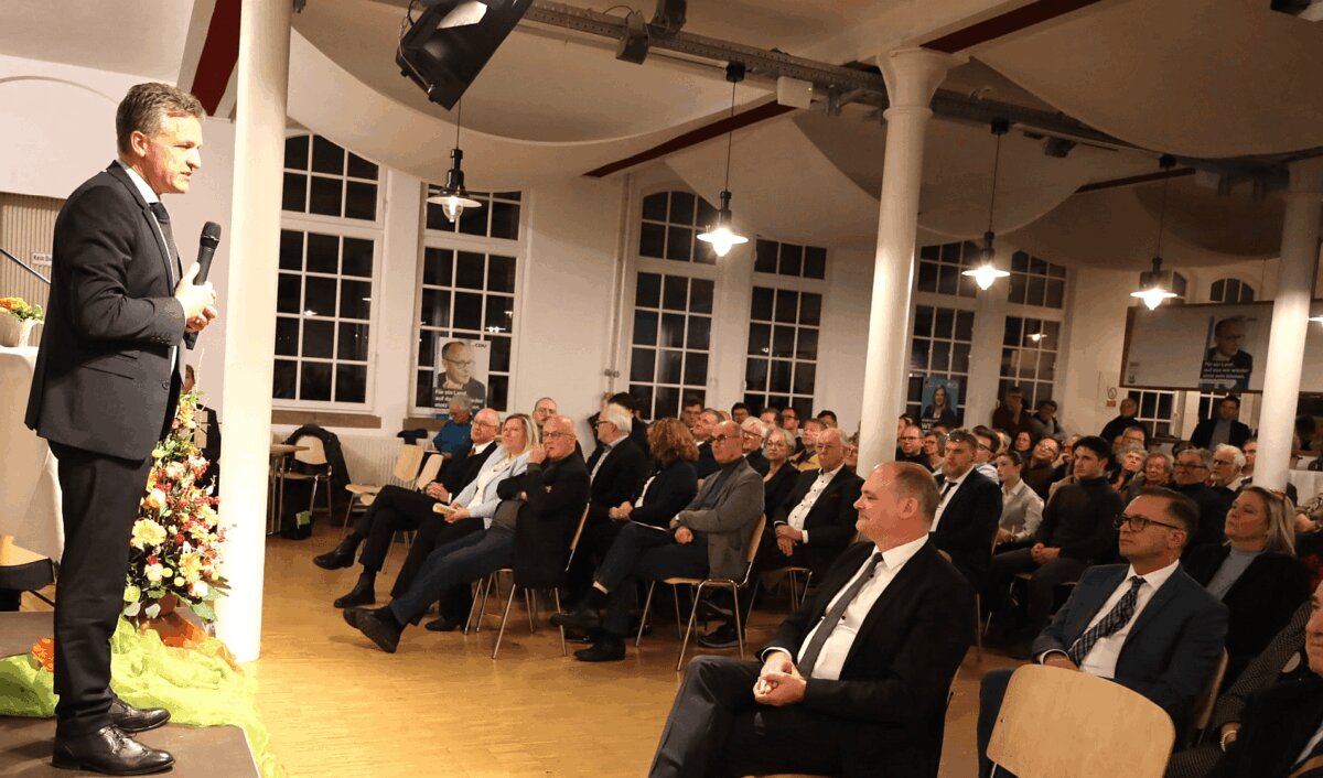 Thorsten Frei spricht beim Neujahrsempfang der CDU in Shramberg. Foto: King