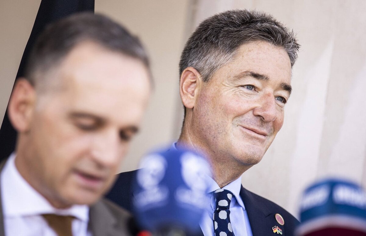 Repräsentiert derzeit die EU in Damaskus: Michael Ohnmacht – hier in seiner Funktion als Deutscher Botschafter in Libyen, aufgenommen mit Heiko Maas, dem damaligen Bundesaußenminister, bei der symbolischen Eröffnung der Deutschen Botschaft in Tripolis, am 9. September 2021. Foto: imago