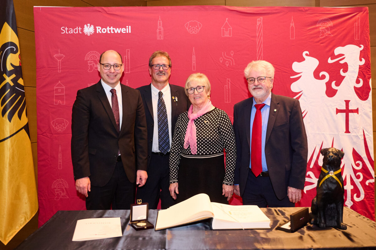 OB und geehrte Rottweiler (von links): Dr. Christian Ruf, Ralf Stölzl, Ursula Spreter und Arved Sassnick. Foto: Ralf Graner, Ralf Graner Photodesign