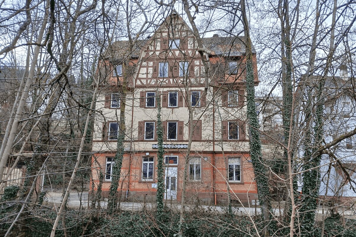 Das Zodiak auf der anderen Seite der Schiltach. Foto;: him