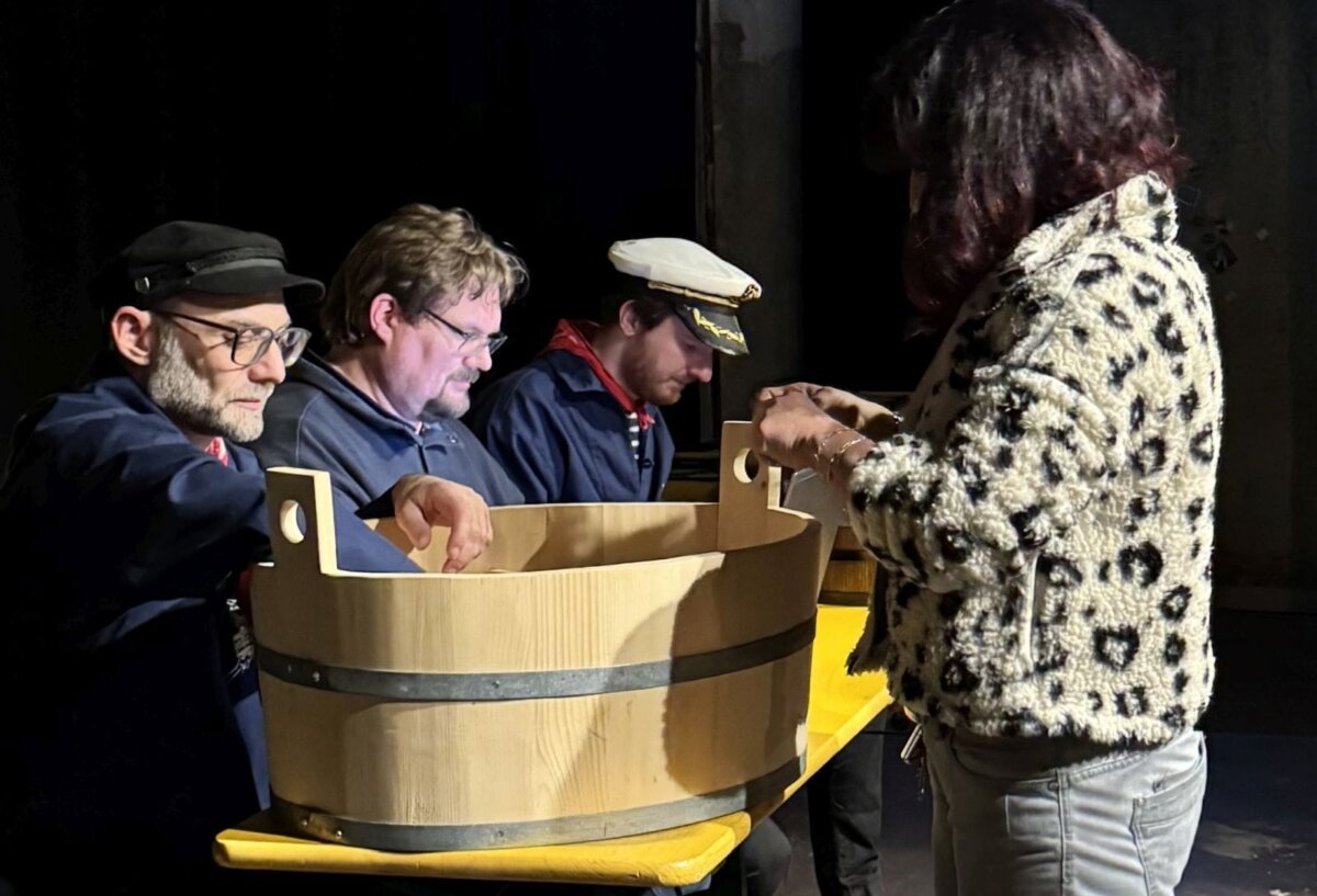 :Große Spannung beim Losen. Foto Arno Jauch