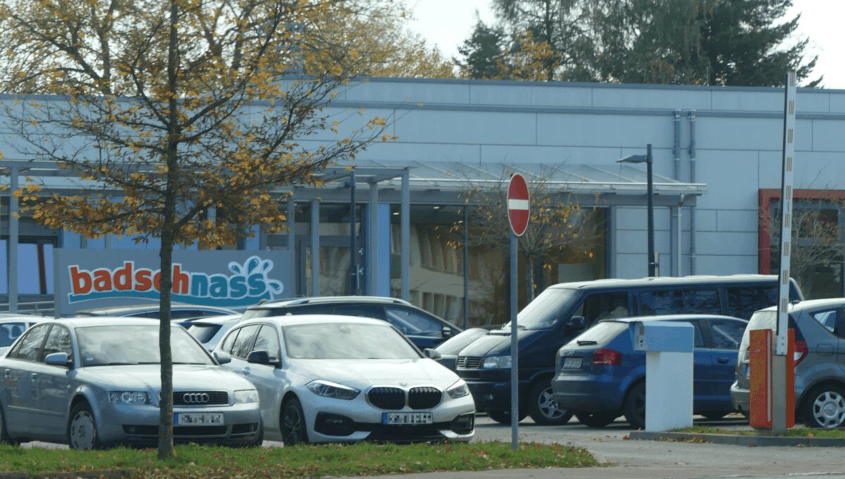Das Badschnass-Hallenbad in Sulgen wird  bald wieder längere Öffnungszeiten anbieten. Foto: him