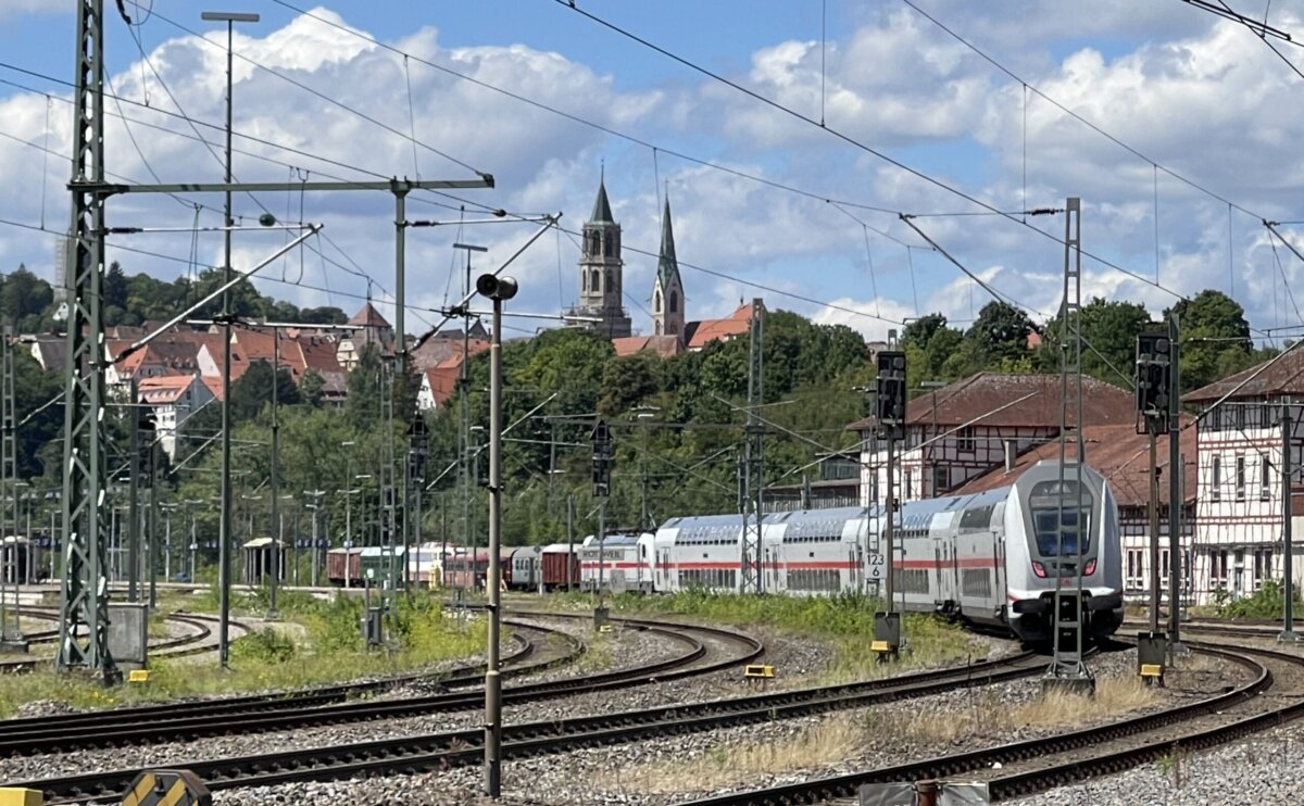 IC auf der Gäubahn-Strecke bei Rottweil. Foto: gg